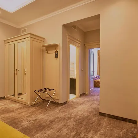 Golden Key Boutique Hotel