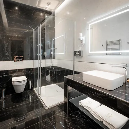 Golden Key Boutique Hotel 4*