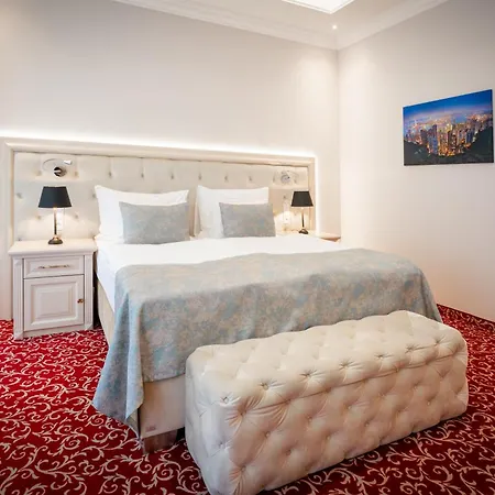 Hotel Golden Key Boutique 4*